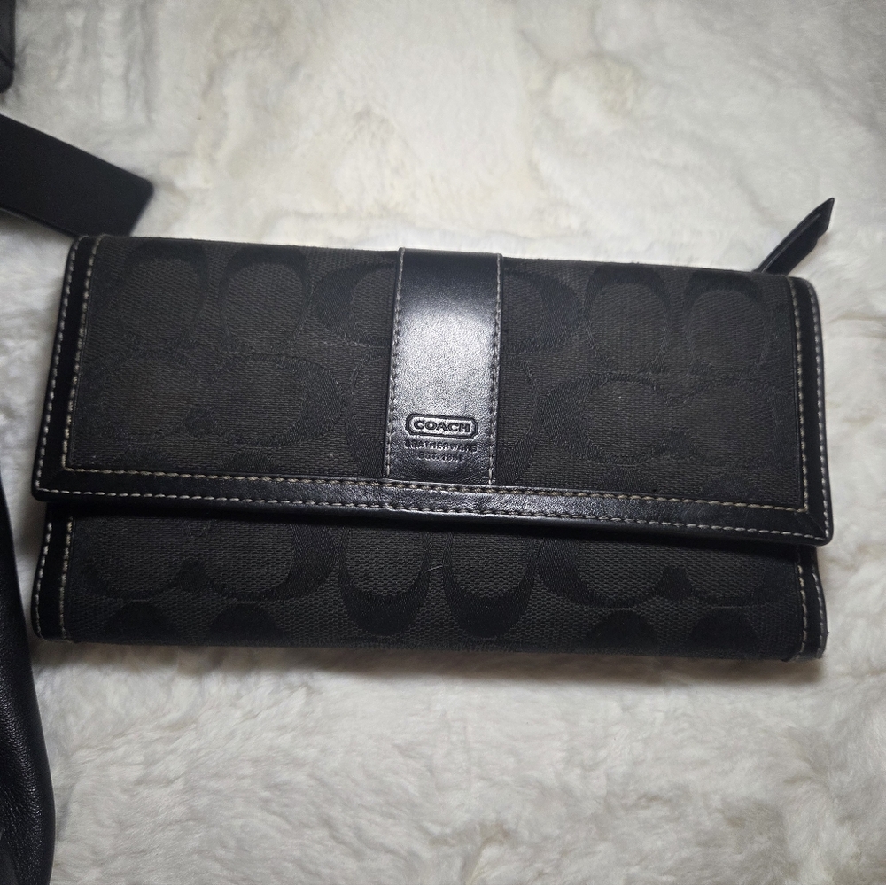 Coach Lexy Shoulder Bag And Wallet - Picture 4 of 11